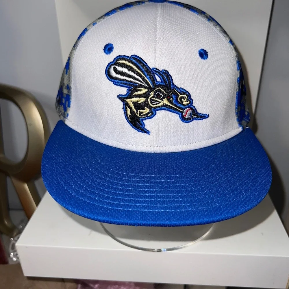 NWT‎ Sugarland Sketters Blue Camo Fitted Hat Baseball Cap Moisture Wicking S/M
